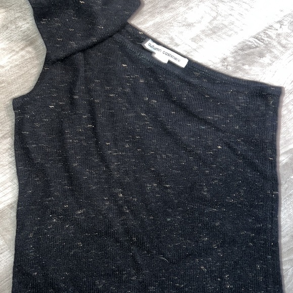 Autumn Cashmere, one shoulder sweater - Picture 2 of 3